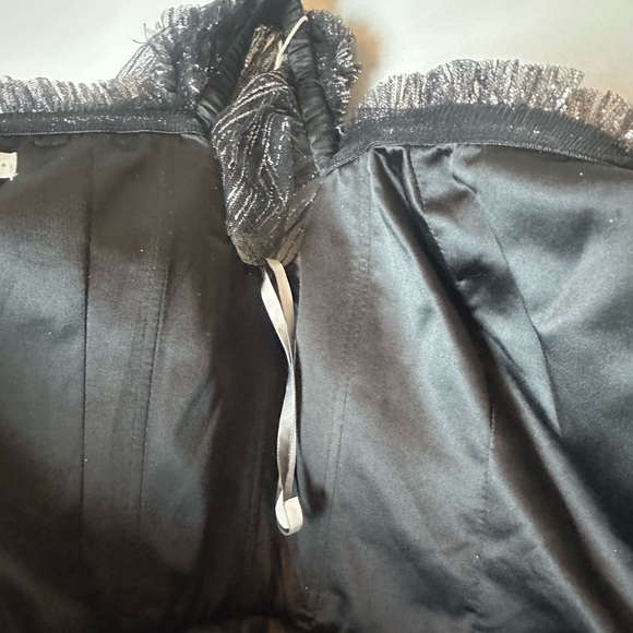 ❗️ $545 Monique Lhuillier Off Shoulder Cocktail Mini Dress Size 6 Silver Glitter - Picture 12 of 16